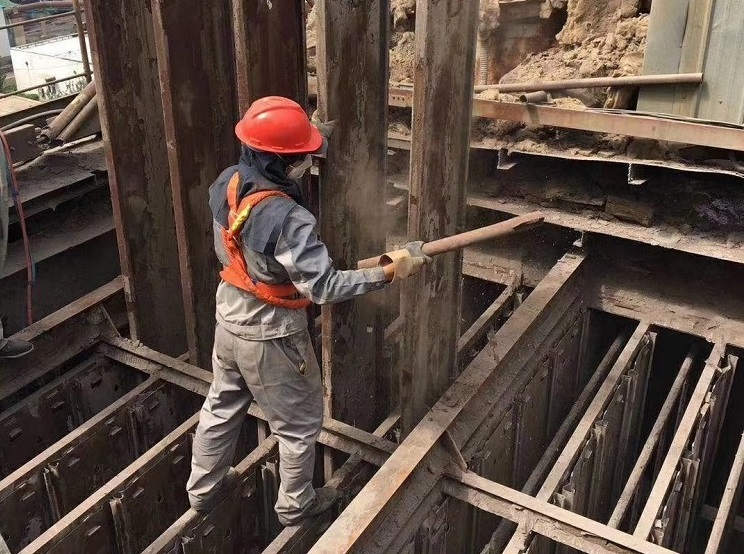 煉鋼廠電爐除塵器改造現(xiàn)場(chǎng)